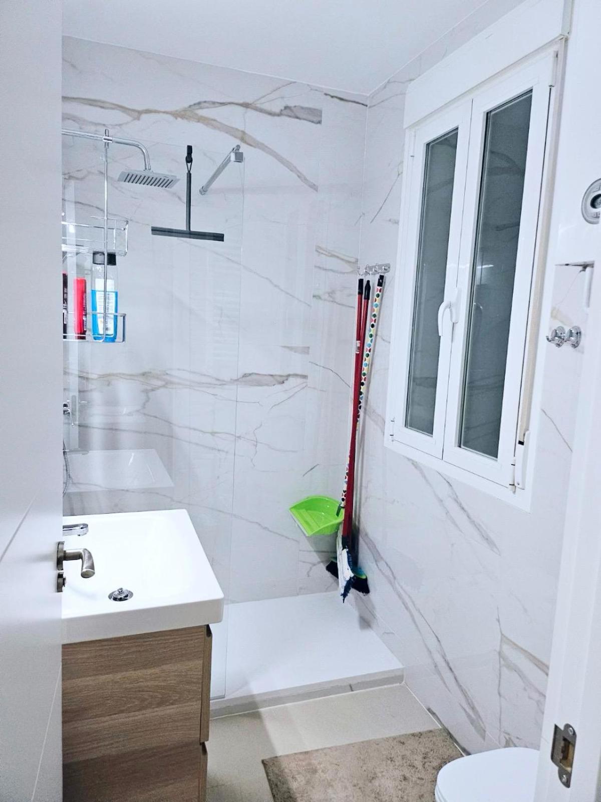 Acogedor Apartamento En Atocha By Bebalmy Мадрид Екстериор снимка