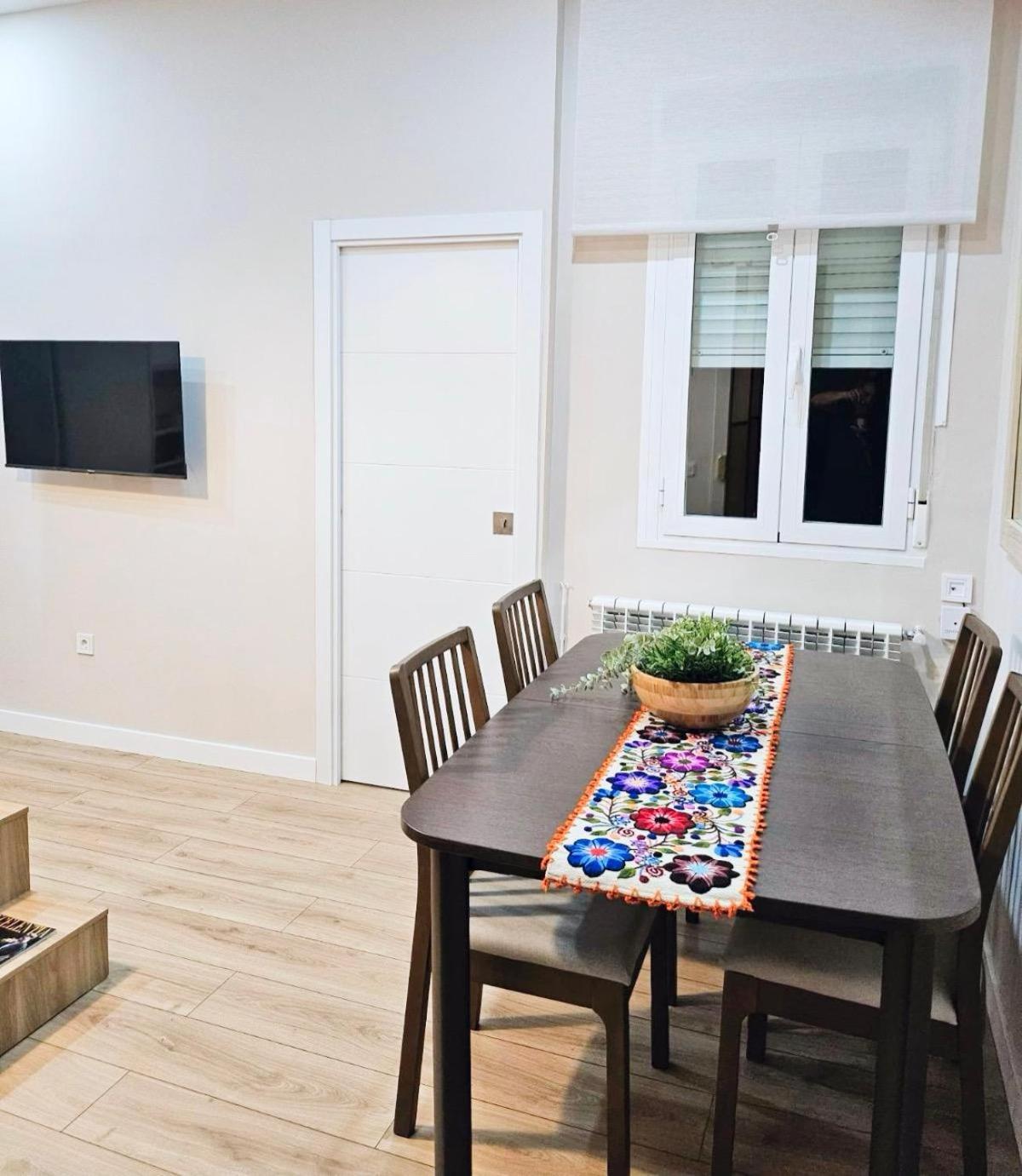 Acogedor Apartamento En Atocha By Bebalmy Мадрид Екстериор снимка