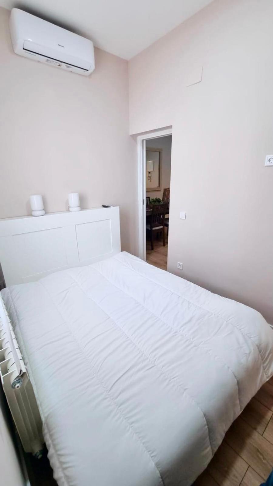 Acogedor Apartamento En Atocha By Bebalmy Мадрид Екстериор снимка