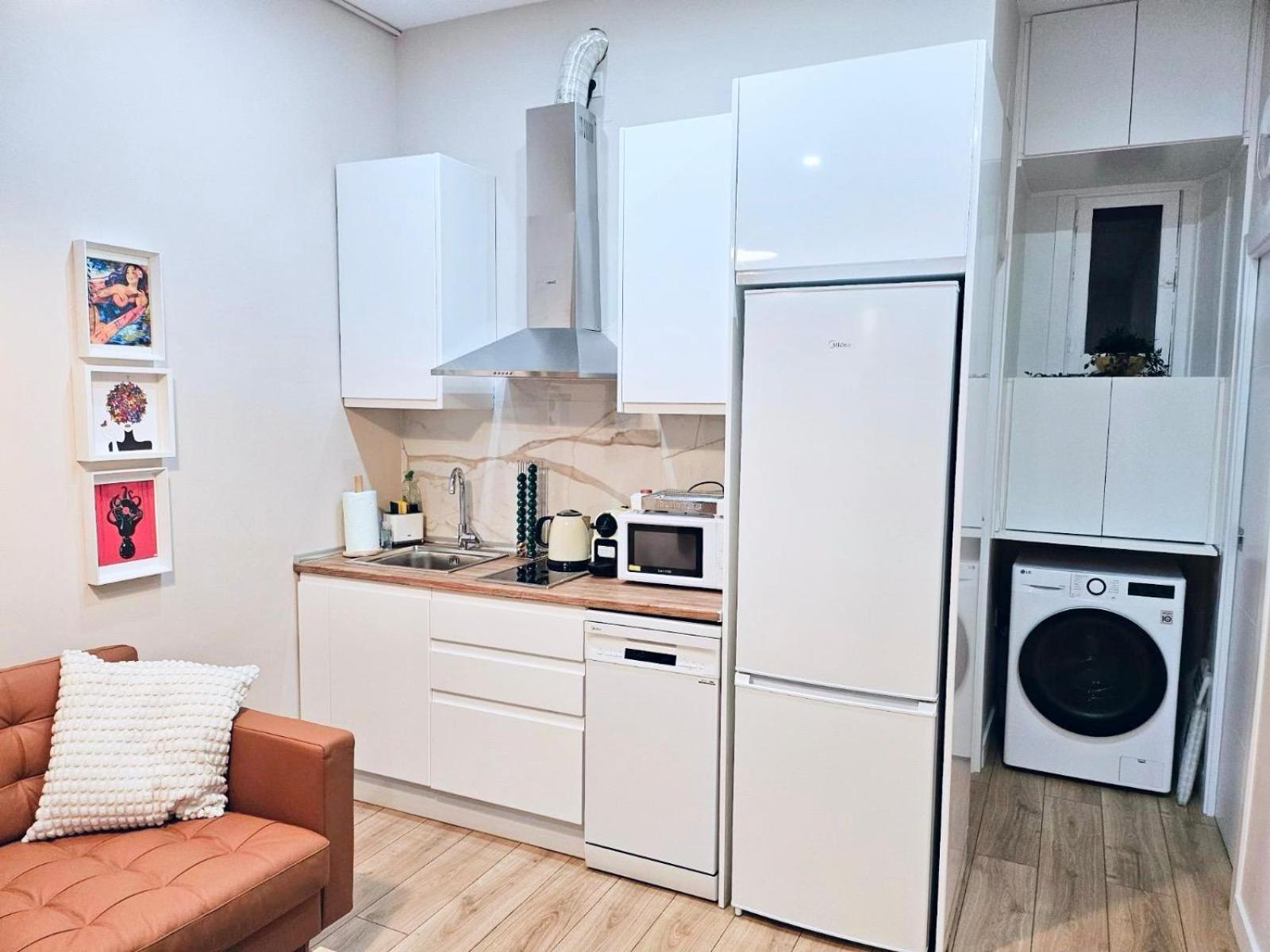 Acogedor Apartamento En Atocha By Bebalmy Мадрид Екстериор снимка